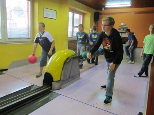 20130527 - Sportovní kroužek se rozloučil na bowlingu