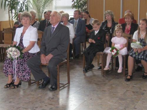 20120602 - Manželé Slavíkovi měli zlatou svatbu s vystoupením našich žáků