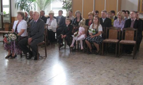 20120602 - Manželé Slavíkovi měli zlatou svatbu s vystoupením našich žáků