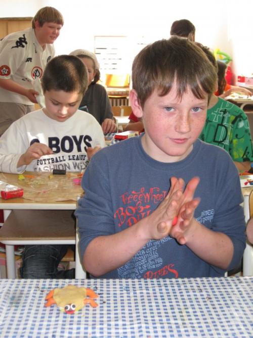 20110222 - Starší žáci modelují želvu